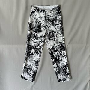 Up! Women's Cropped Petal Slit Tropical Print Pants Size 2 Black Floral